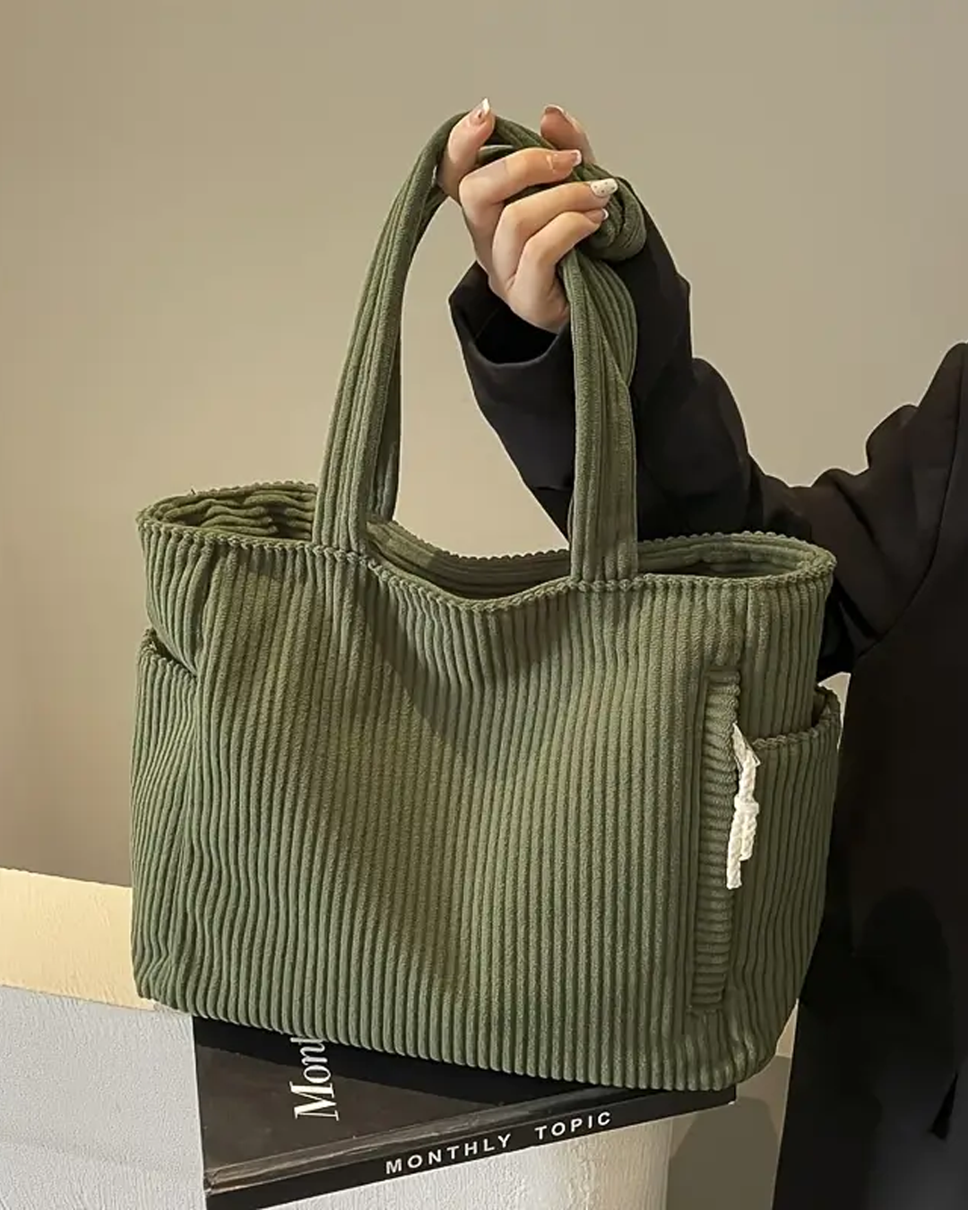 Irene | Bolsa de mano acanalada con detalle de cordón