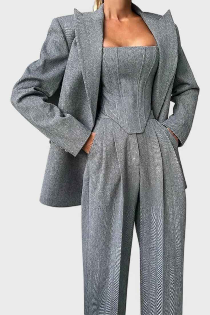 Traje de Pantalón para una Elegancia Confiada