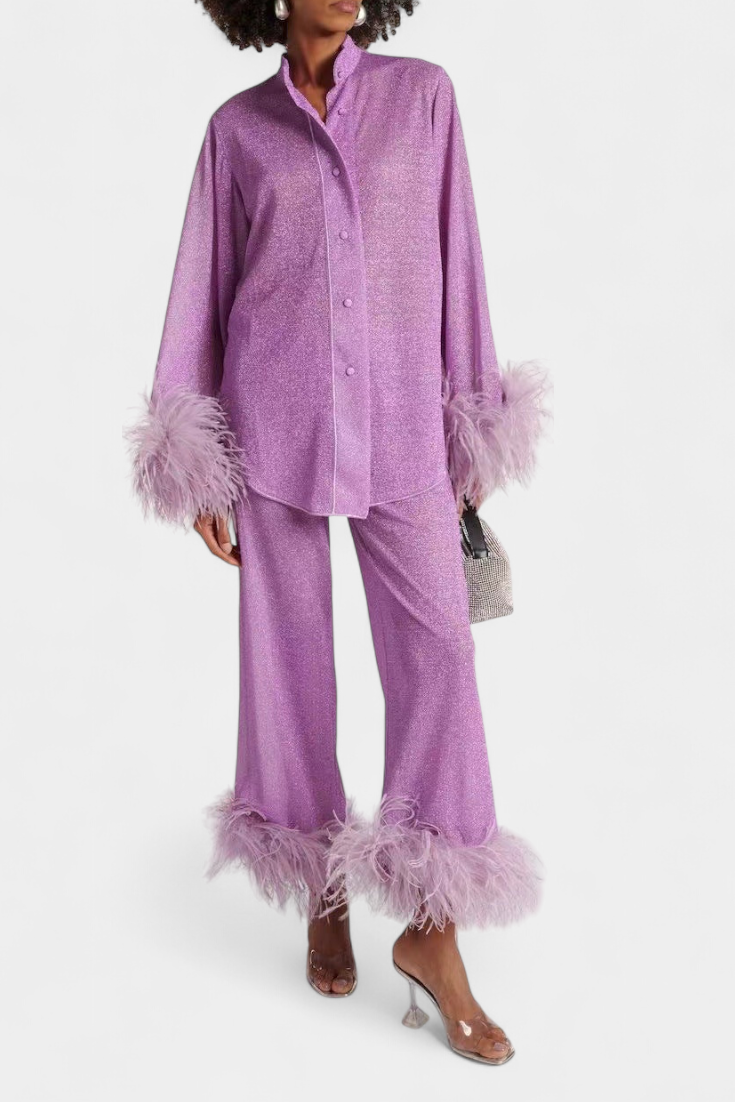 Conjunto de Dos Piezas con Collar de Plumas