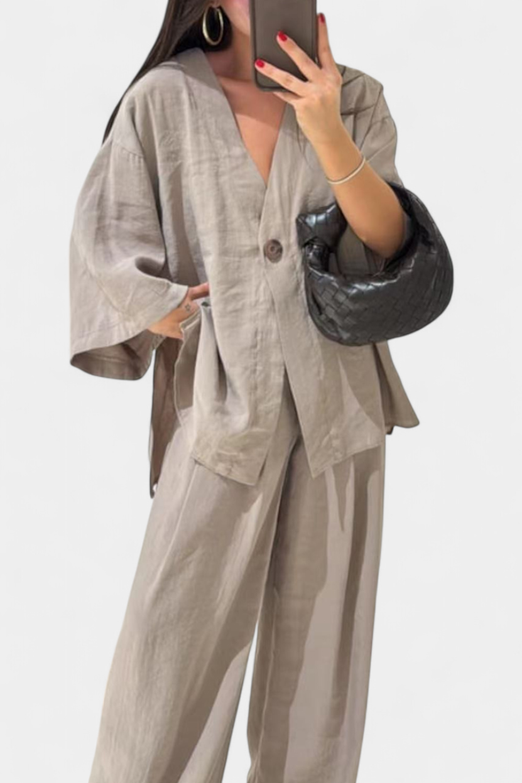 Conjunto Oversize de Top con Cuello en V y Pantalón Recto