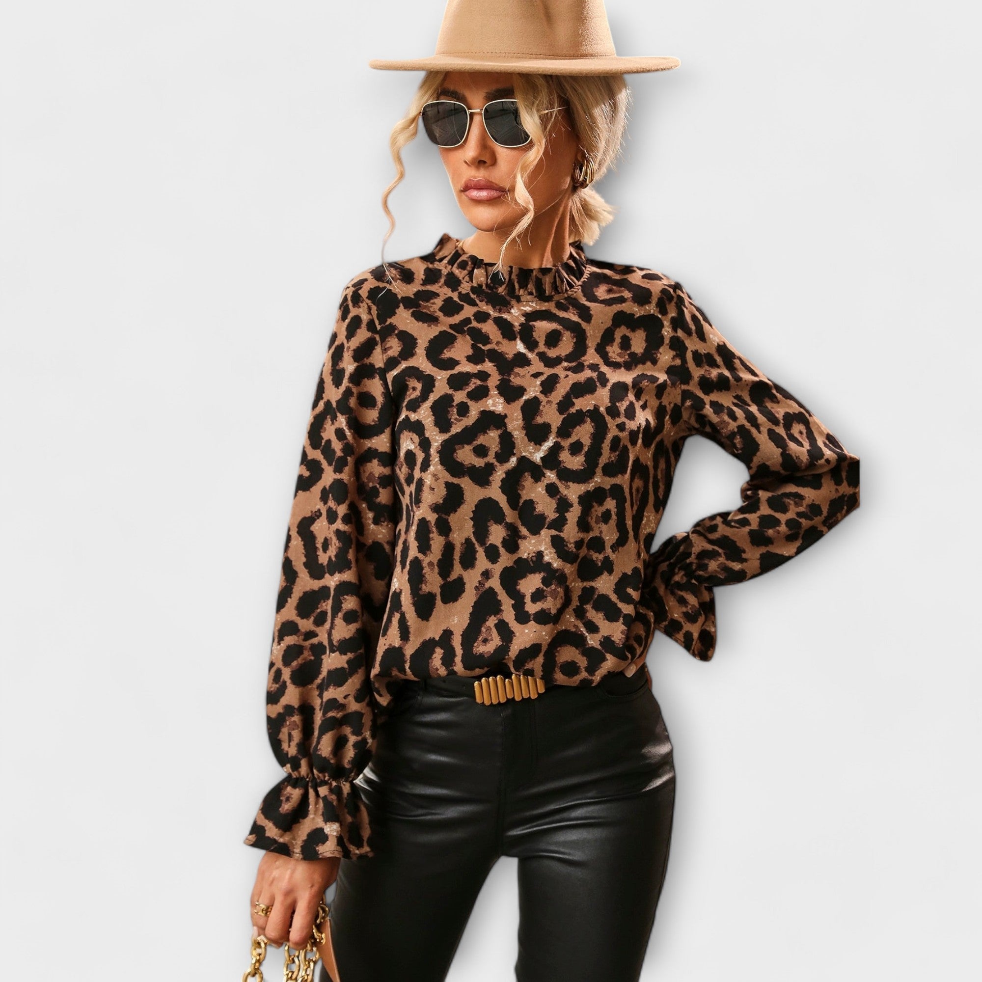Blusa de Leopardo con Cuello Plisado