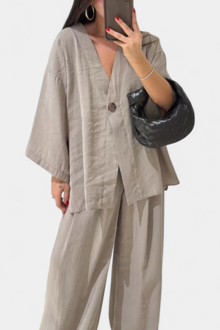 Conjunto Oversize de Top con Cuello en V y Pantalón Recto