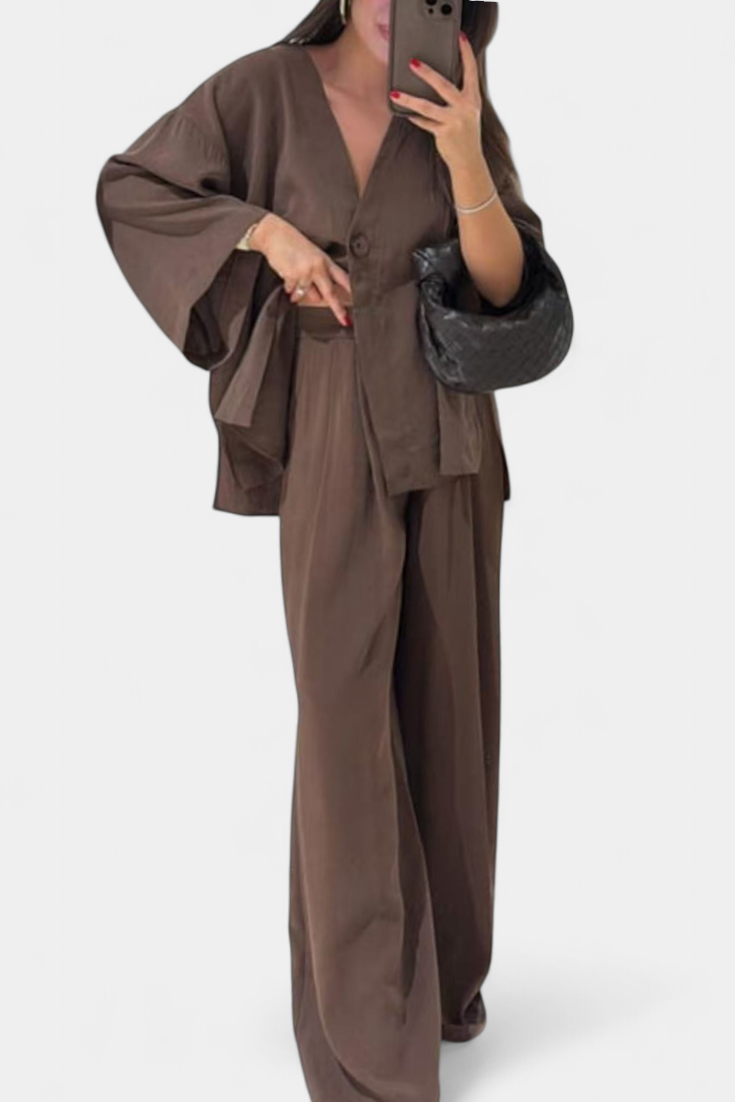 Conjunto Oversize de Top con Cuello en V y Pantalón Recto