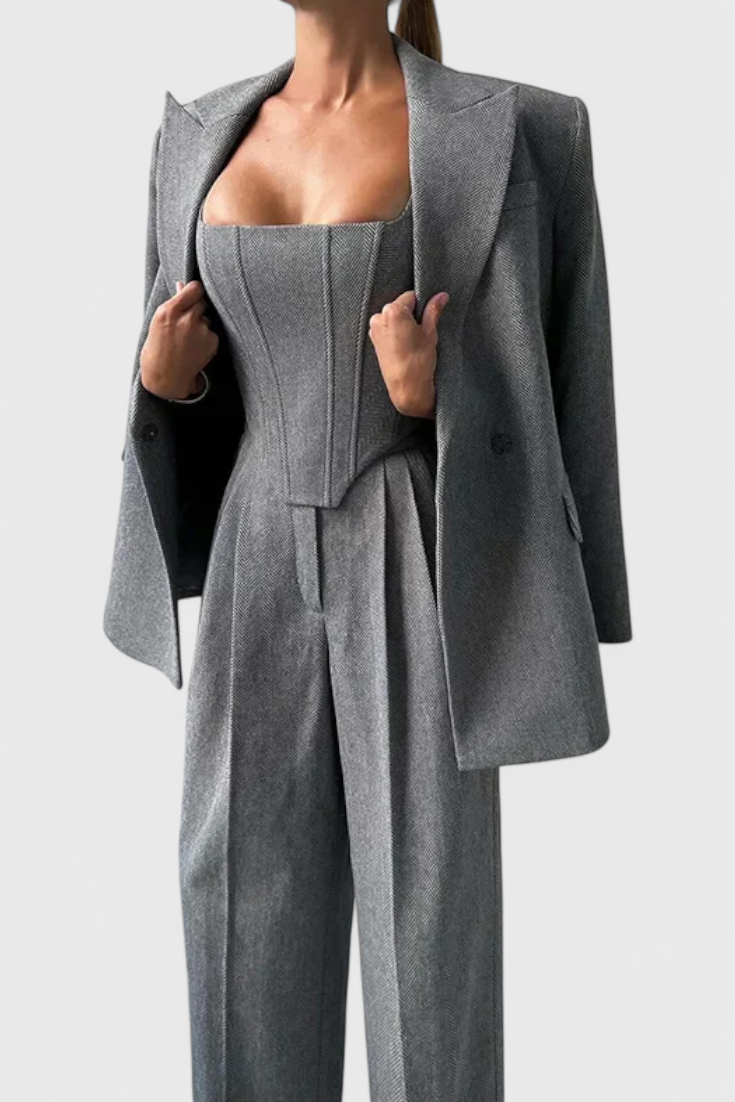 Traje de Pantalón para una Elegancia Confiada