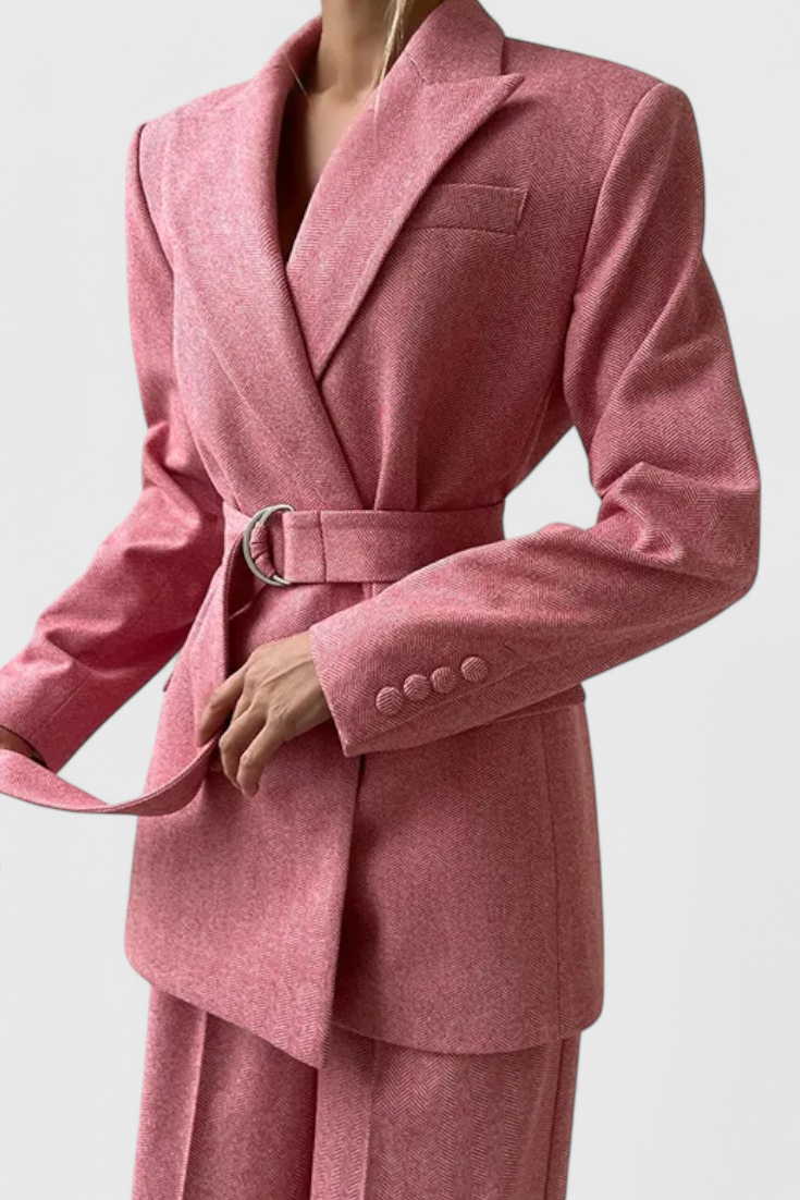 Traje de Pantalón para una Elegancia Confiada