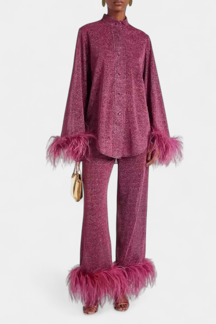 Conjunto de Dos Piezas con Collar de Plumas