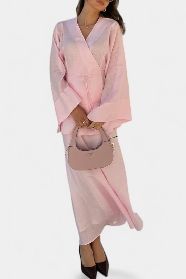 Conjunto de Camisa Escote en V y Falda con Abertura